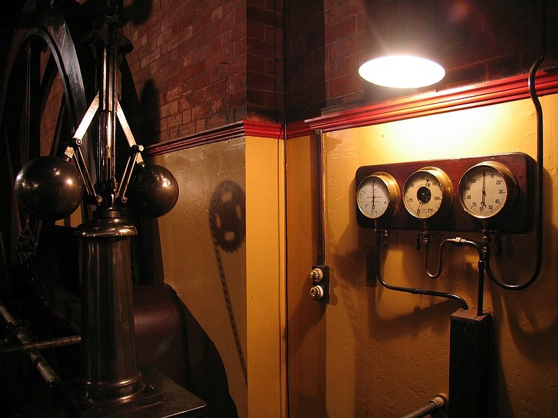 C engine governor and gauges