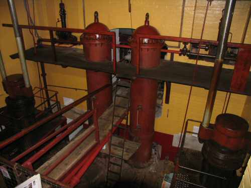CD Sewage pumps and air vessels